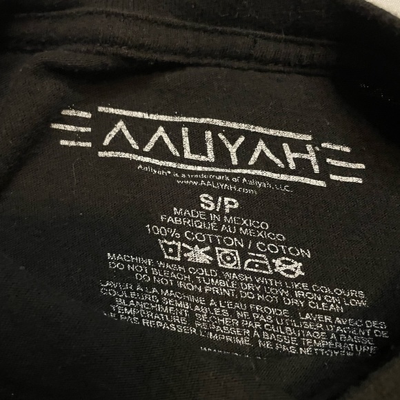 Aaliyah Unisex t-shirt Size Small - Picture 3 of 8